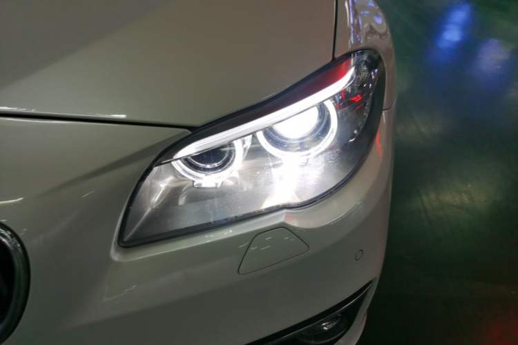 Used BMW 5 Series 2014 525Li Luxury Design Package Left Front Headlight