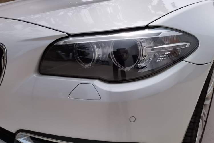 Used BMW 5 Series 2014 525Li Luxury Design Package Left Front Headlight