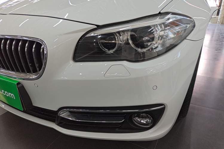 Used BMW 5 Series 2014 525Li Luxury Design Package Left Front Headlight