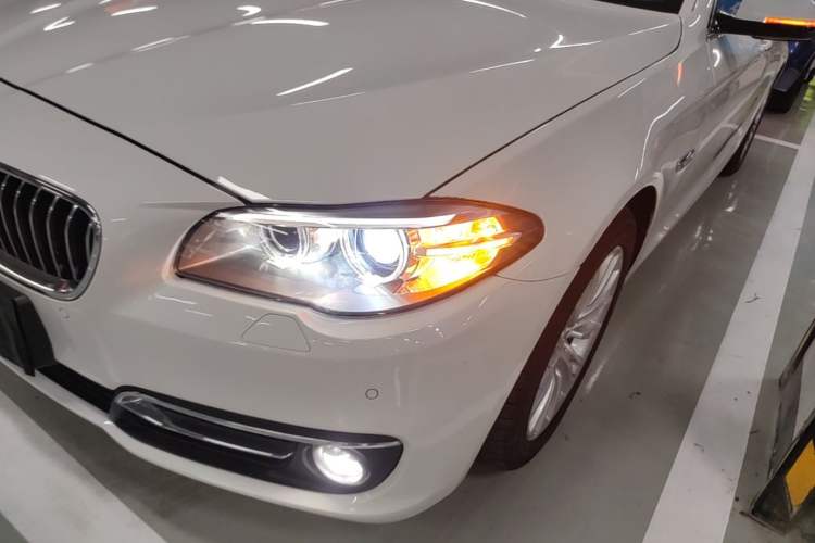 Used BMW 5 Series 2014 525Li Luxury Design Package Left Front Headlight