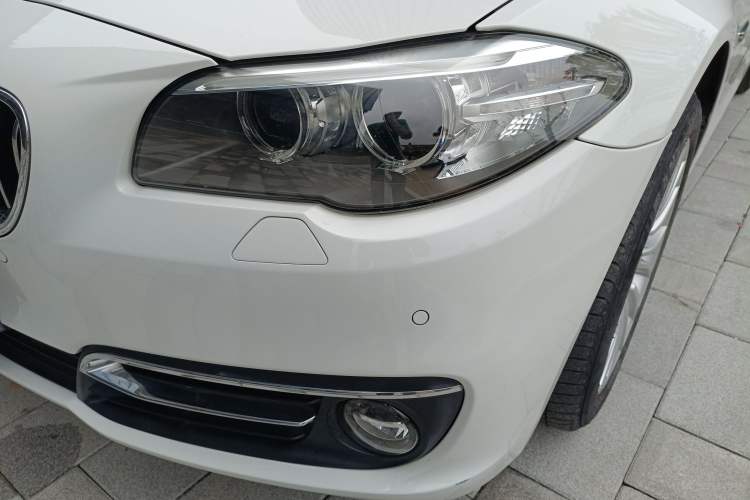 Used BMW 5 Series 2014 525Li Luxury Design Package Left Front Headlight