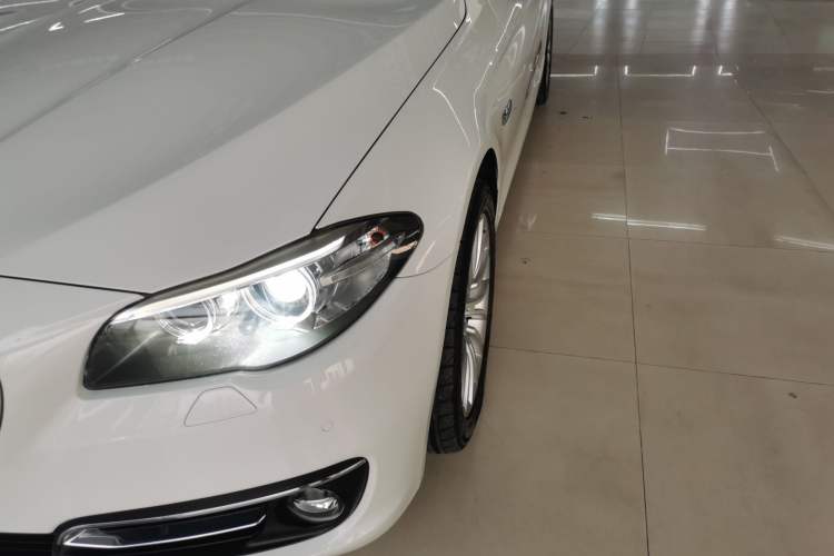Used BMW 5 Series 2014 525Li Luxury Design Package Left Front Headlight