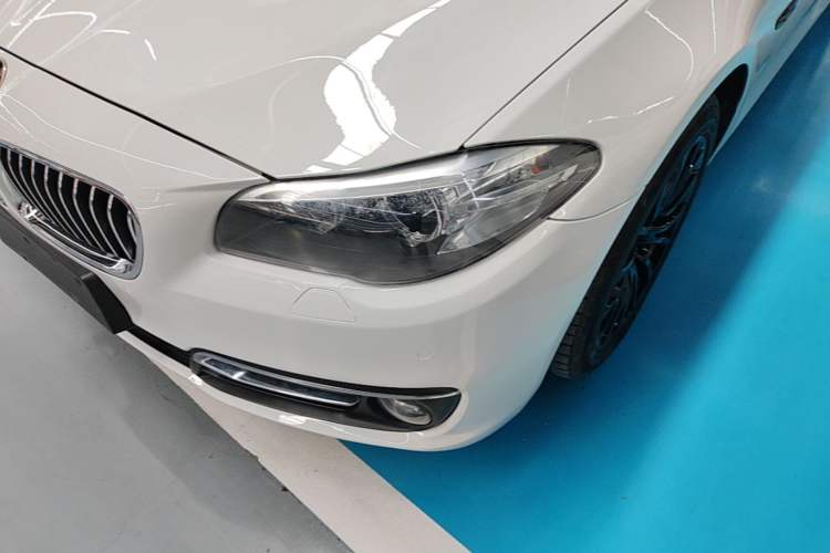 Used BMW 5 Series 2014 525Li Luxury Design Package Left Front Headlight