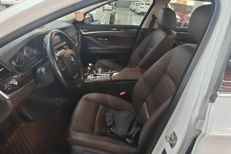 Used BMW 5 Series 2014 525Li Luxury Design Package Left Front Seat