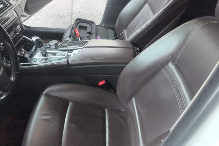 Used BMW 5 Series 2014 525Li Luxury Design Package Left Front Seat