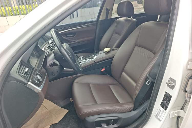 Used BMW 5 Series 2014 525Li Luxury Design Package Left Front Seat