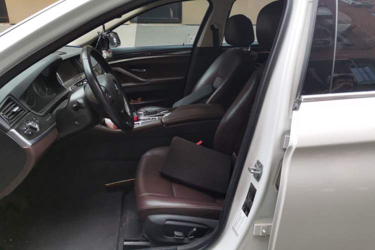 Used BMW 5 Series 2014 525Li Luxury Design Package Left Front Seat