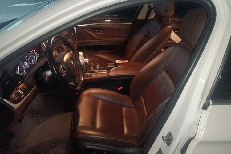 Used BMW 5 Series 2014 525Li Luxury Design Package Left Front Seat