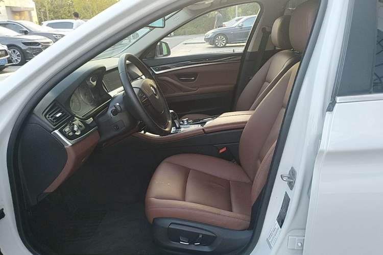 Used BMW 5 Series 2014 520Li Elegant Model Left Front Seat