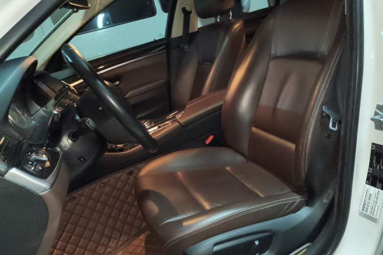 Used BMW 5 Series 2014 525Li Luxury Design Package Left Front Seat