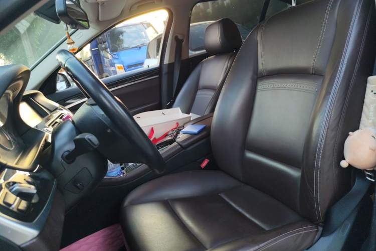 Used BMW 5 Series 2014 525Li Luxury Design Package Left Front Seat