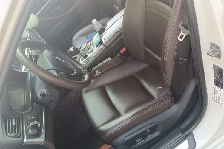 Used BMW 5 Series 2014 525Li Luxury Design Package Left Front Seat
