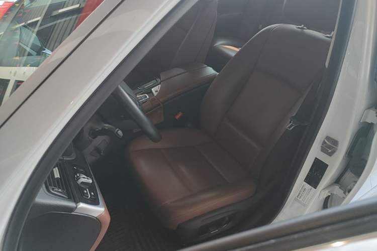 Used BMW 5 Series 2014 520Li Elegant Model Left Front Seat
