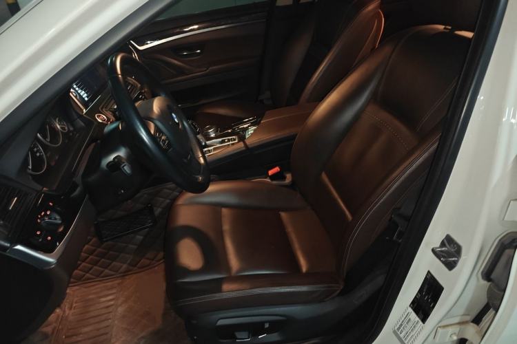 Used BMW 5 Series 2014 525Li Luxury Design Package Left Front Seat