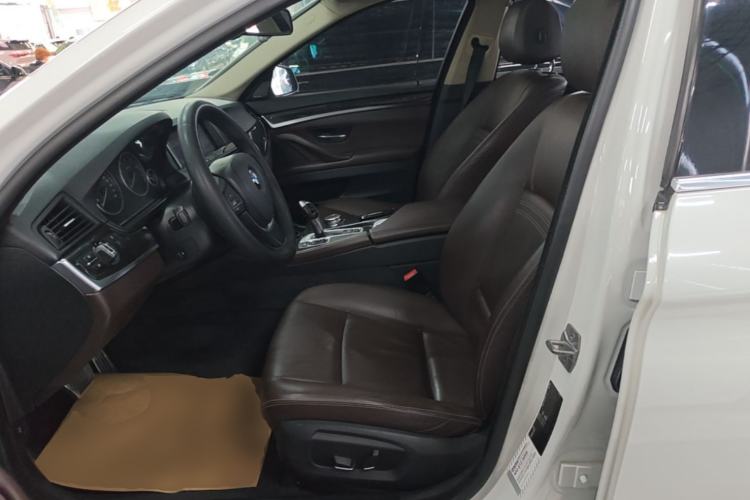 Used BMW 5 Series 2014 525Li Luxury Design Package Left Front Seat