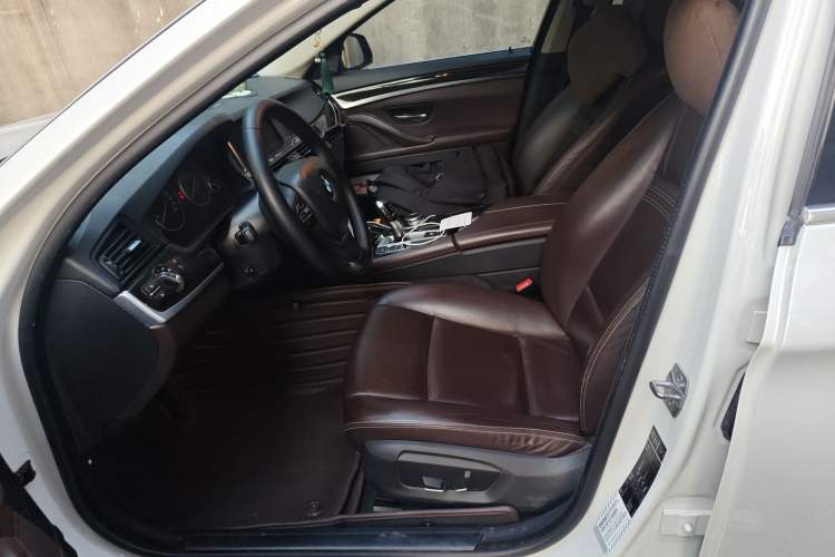 Used BMW 5 Series 2014 525Li Luxury Design Package Left Front Seat