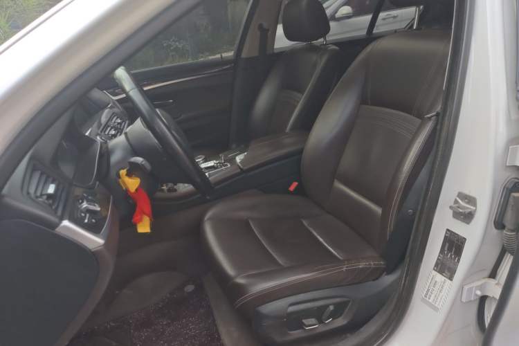Used BMW 5 Series 2014 525Li Luxury Design Package Left Front Seat