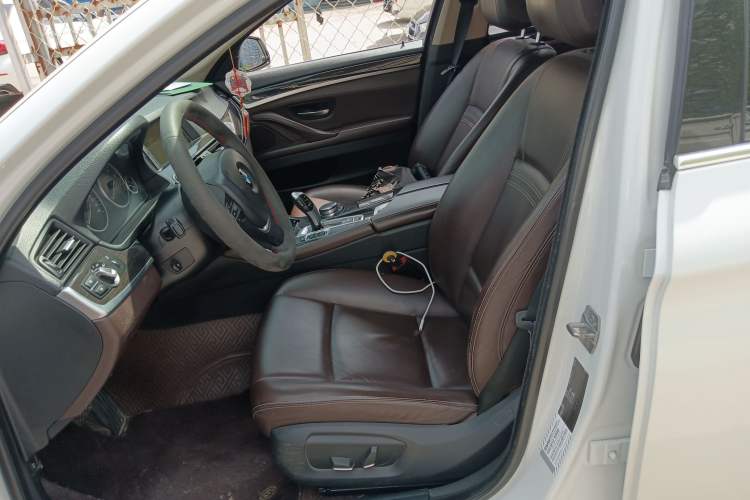 Used BMW 5 Series 2014 525Li Luxury Design Package Left Front Seat