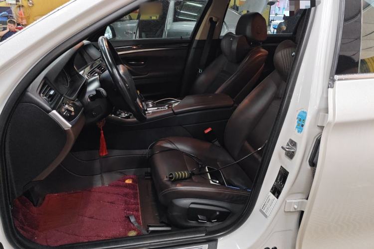Used BMW 5 Series 2014 525Li Luxury Design Package Left Front Seat