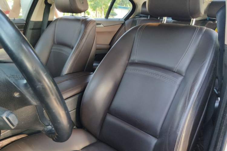 Used BMW 5 Series 2014 525Li Luxury Design Package Left Front Seat