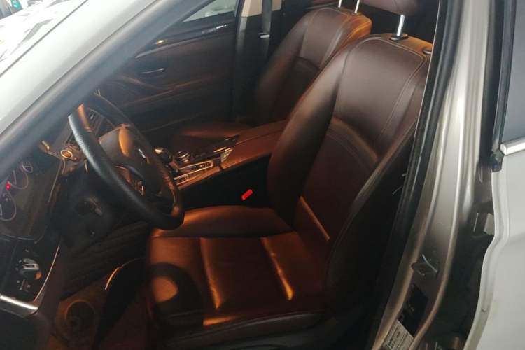 Used BMW 5 Series 2014 525Li Luxury Design Package Left Front Seat