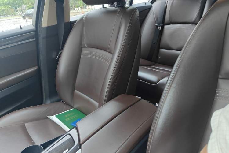 Used BMW 5 Series 2014 525Li Luxury Design Package Left Front Seat
