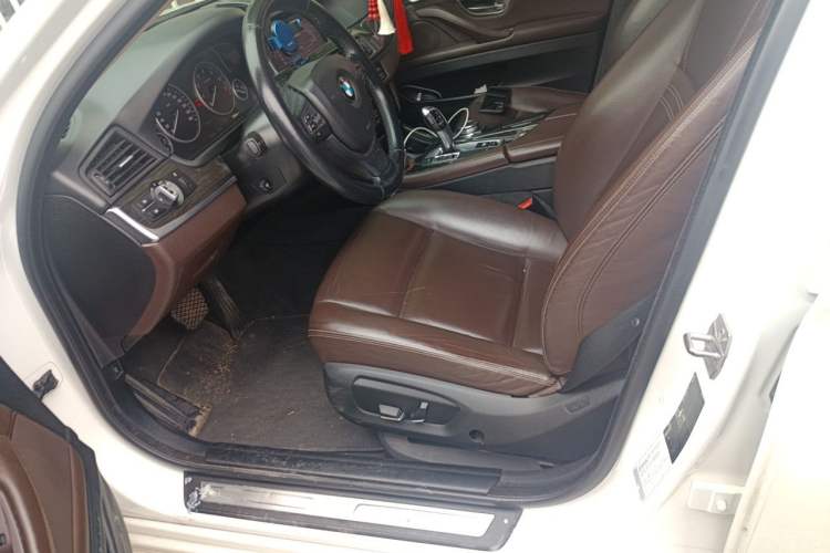Used BMW 5 Series 2014 525Li Luxury Design Package Left Front Seat