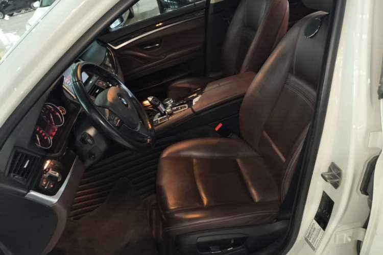 Used BMW 5 Series 2014 525Li Luxury Design Package Left Front Seat