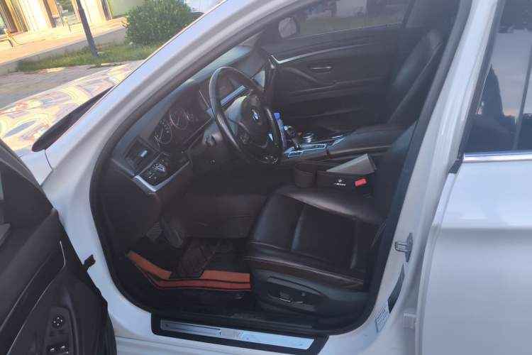 Used BMW 5 Series 2014 525Li Luxury Design Package Left Front Seat