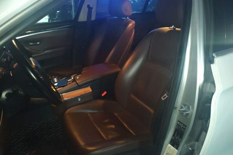 Used BMW 5 Series 2014 525Li Luxury Design Package Left Front Seat