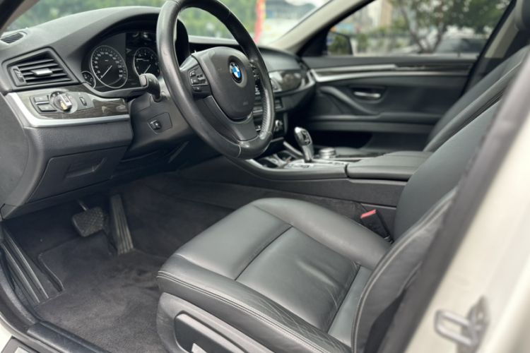 Used BMW 5 Series 2014 525Li Luxury Design Package Left Front Seat