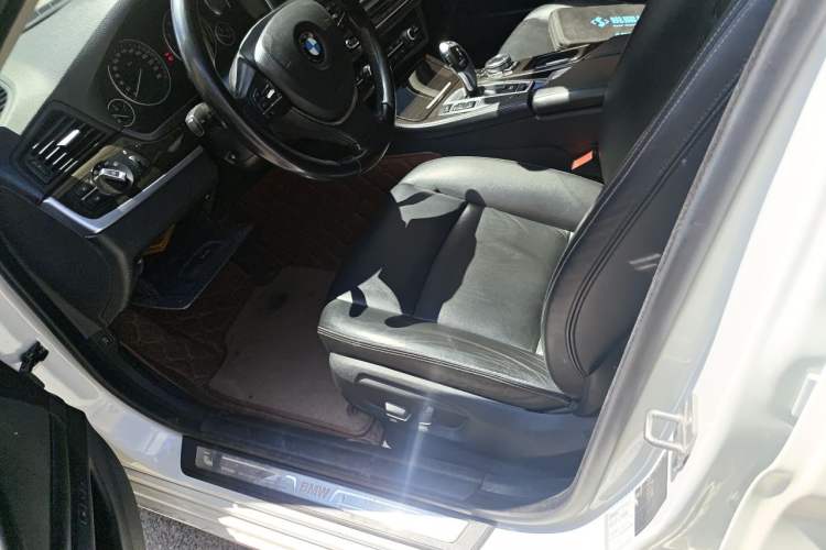 Used BMW 5 Series 2014 525Li Luxury Design Package Left Front Seat