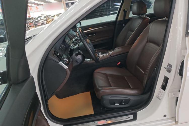Used BMW 5 Series 2014 525Li Luxury Design Package Left Front Seat