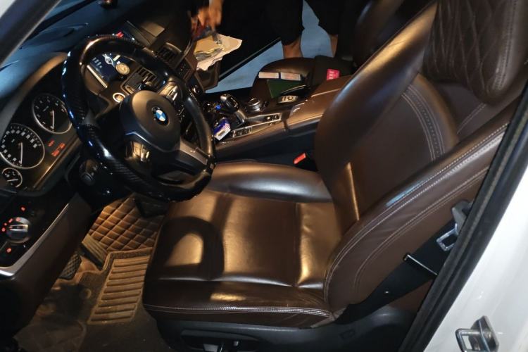 Used BMW 5 Series 2014 525Li Luxury Design Package Left Front Seat