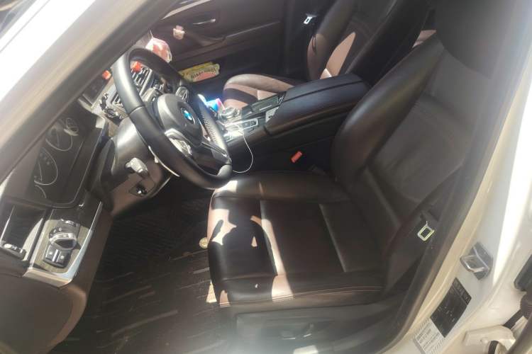 Used BMW 5 Series 2014 525Li Luxury Design Package Left Front Seat