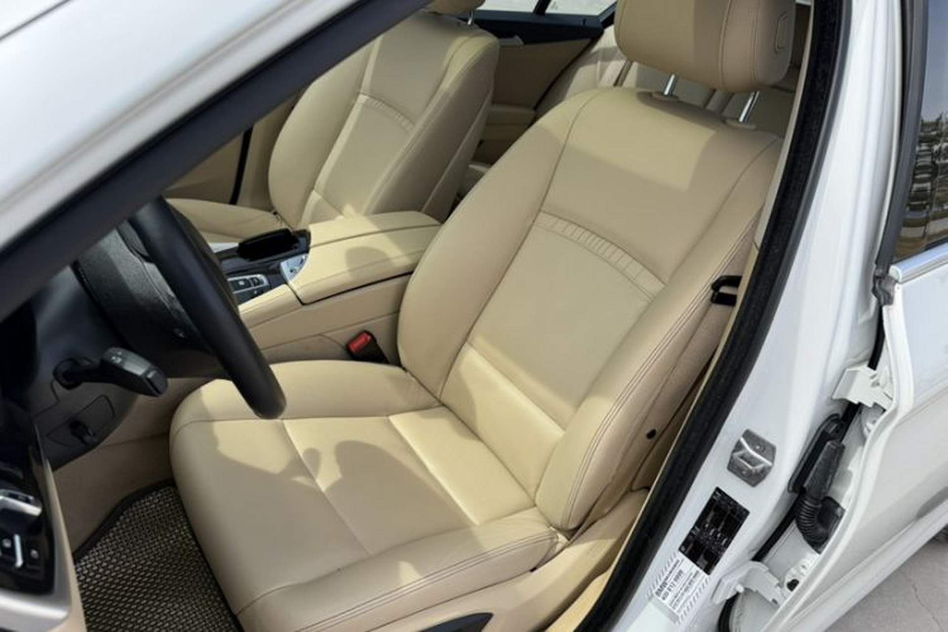 Used BMW 5 Series 2014 525Li Luxury Design Package Left Front Seat
