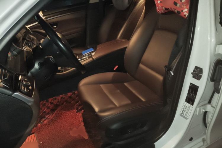 Used BMW 5 Series 2014 525Li Luxury Design Package Left Front Seat