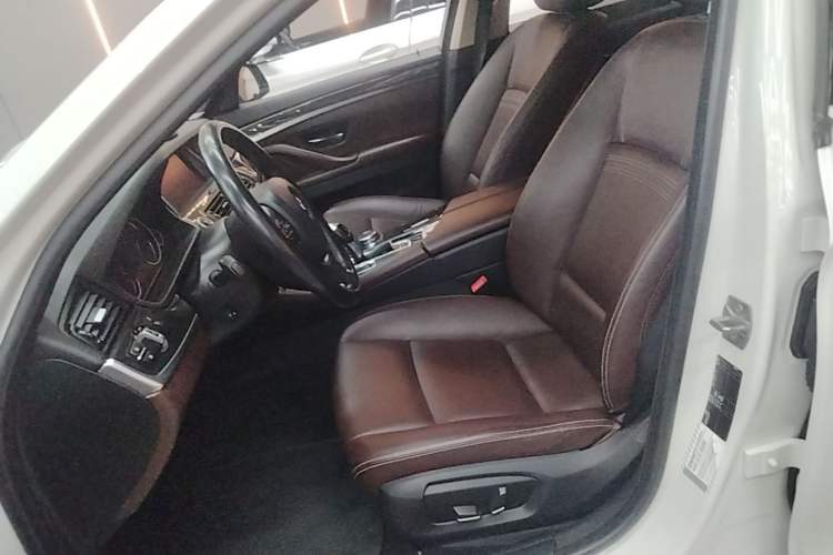 Used BMW 5 Series 2014 525Li Luxury Design Package Left Front Seat