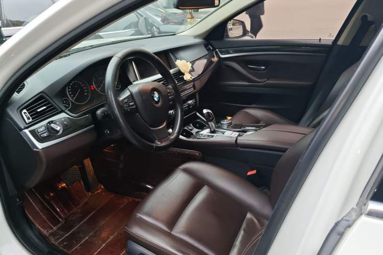 Used BMW 5 Series 2014 525Li Luxury Design Package Left Front Seat