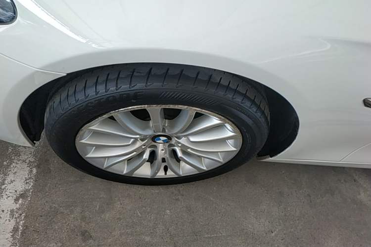 Used BMW 5 Series 2014 525Li Luxury Design Package Left Front Wheel Hub