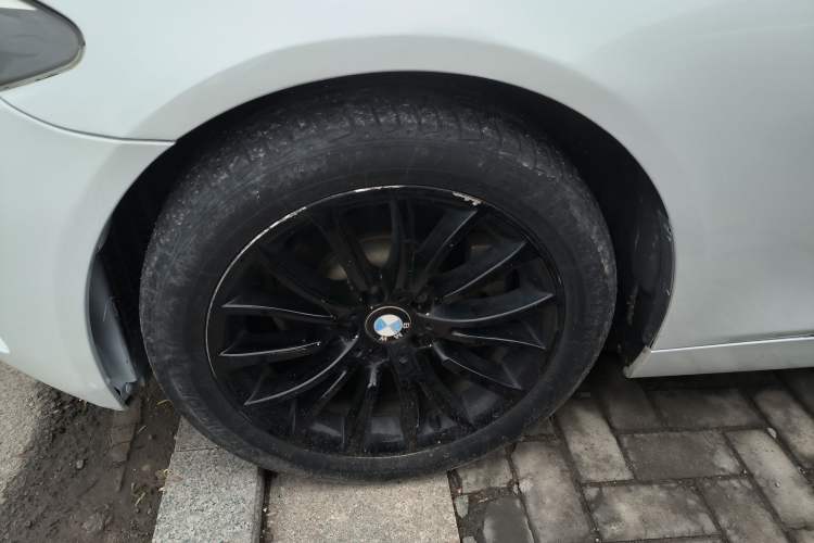 Used BMW 5 Series 2014 525Li Luxury Design Package Left Front Wheel Hub