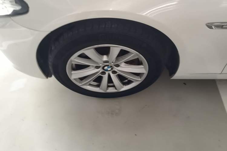 Used BMW 5 Series 2014 520Li Elegant Model Left Front Wheel Hub