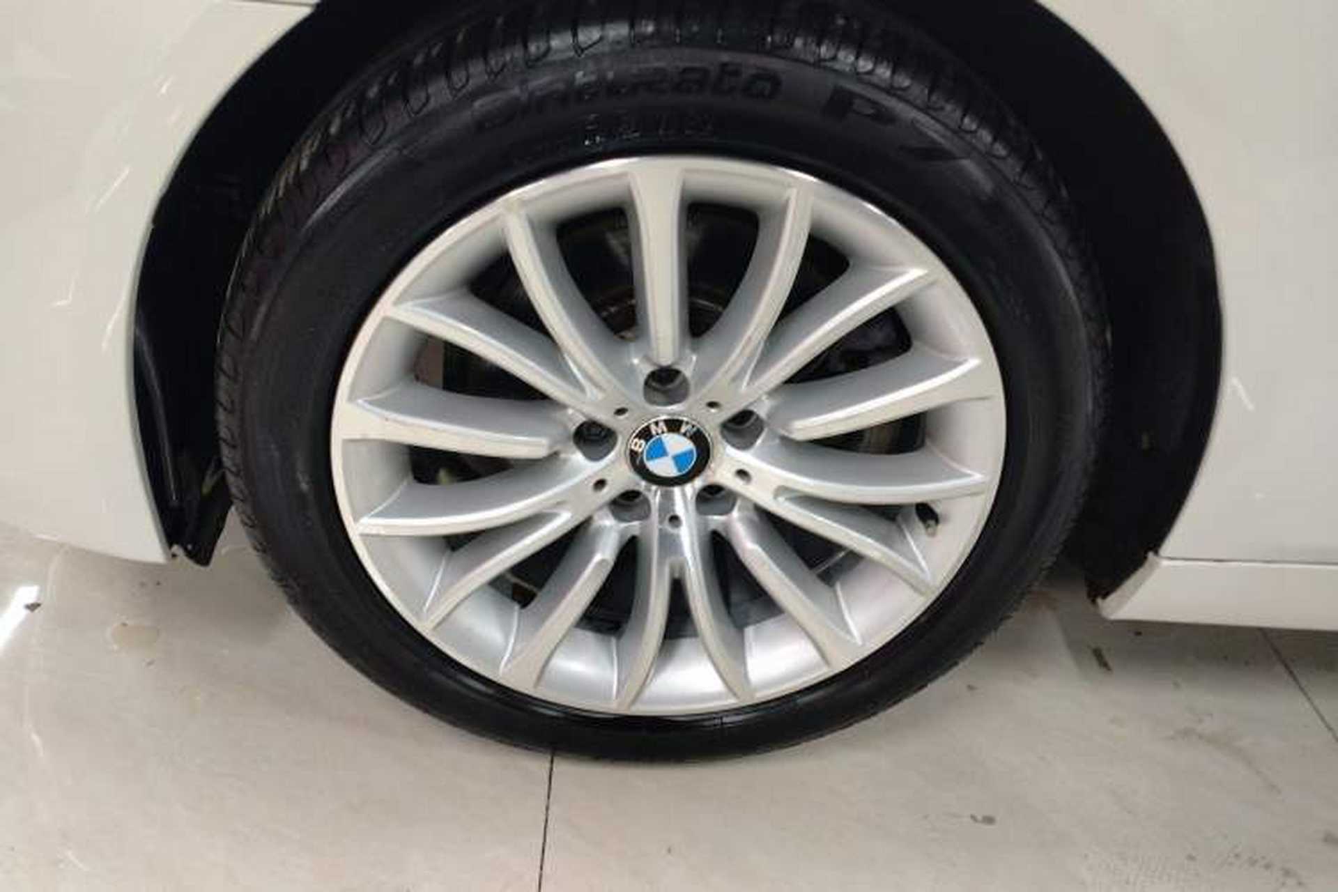 Used BMW 5 Series 2014 525Li Luxury Design Package Left Front Wheel Hub