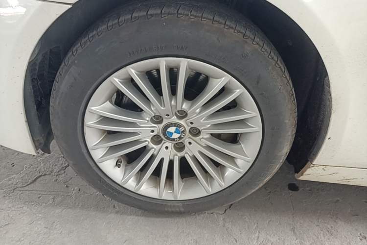 Used BMW 5 Series 2014 525Li Leading Model Left Front Wheel Hub