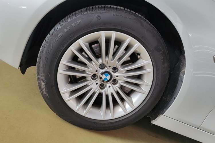 Used BMW 5 Series 2014 525Li Leading Model Left Front Wheel Hub