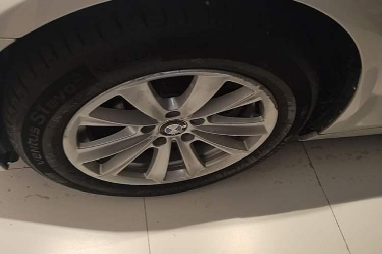 Used BMW 5 Series 2014 520Li Elegant Model Left Front Wheel Hub