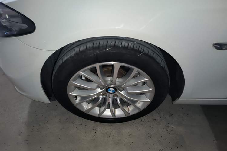 Used BMW 5 Series 2014 525Li Luxury Design Package Left Front Wheel Hub