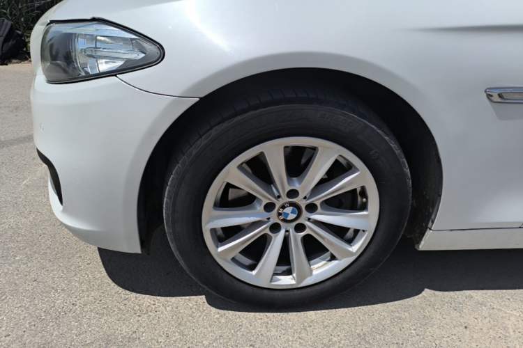 Used BMW 5 Series 2014 520Li Elegant Model Left Front Wheel Hub
