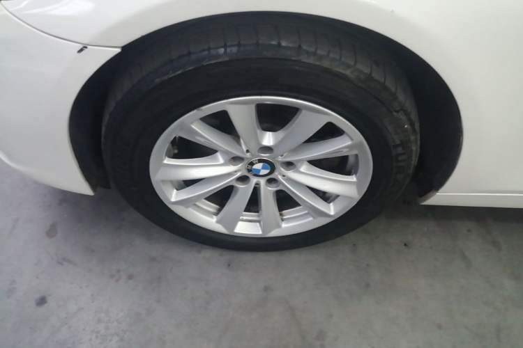 Used BMW 5 Series 2014 520Li Elegant Model Left Front Wheel Hub