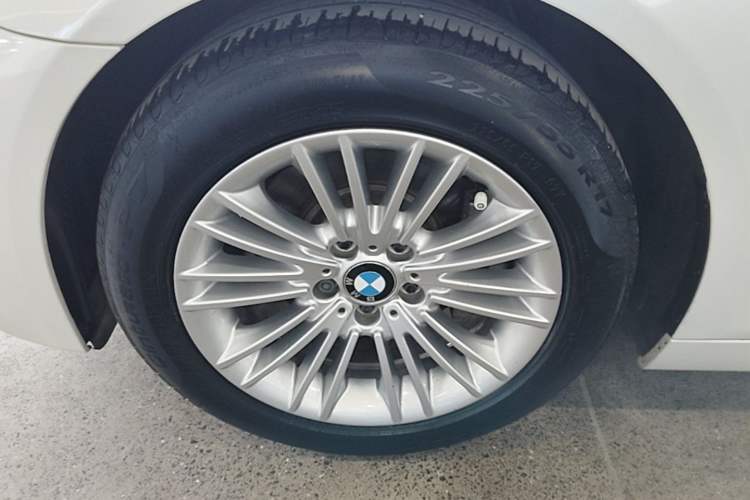 Used BMW 5 Series 2014 525Li Leading Model Left Front Wheel Hub